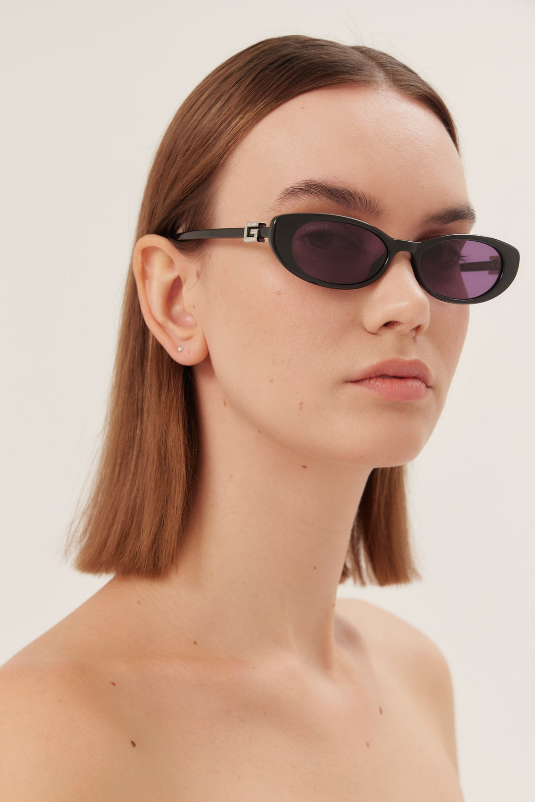 PRE PEDIDO - Gafas de sol Gucci negras con forma de ojo de gato y logotipo grabado