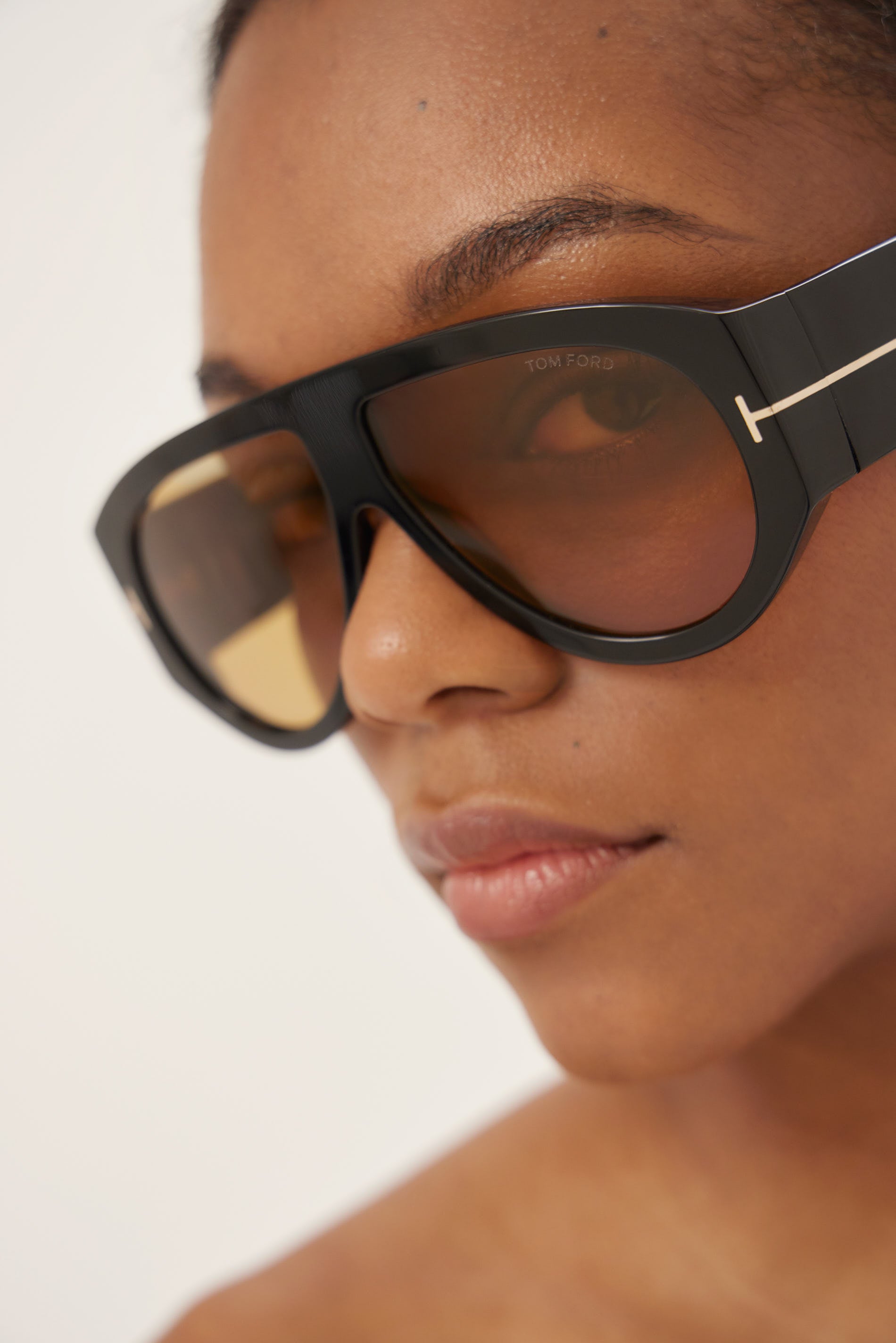 Gafas de sol de piloto negras y amarillas Bronson de Tom Ford