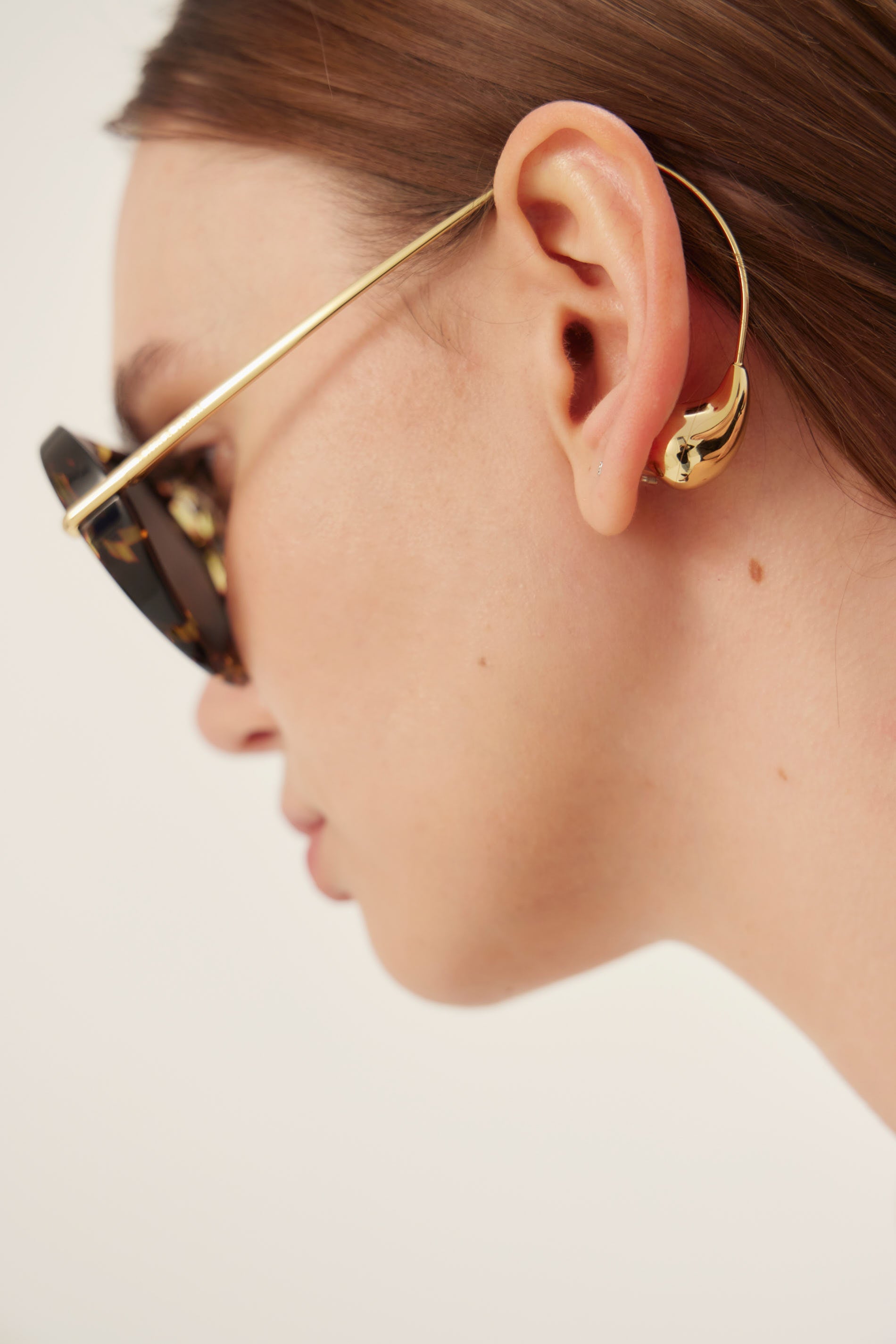 Gafas de sol de piloto de Bottega Veneta